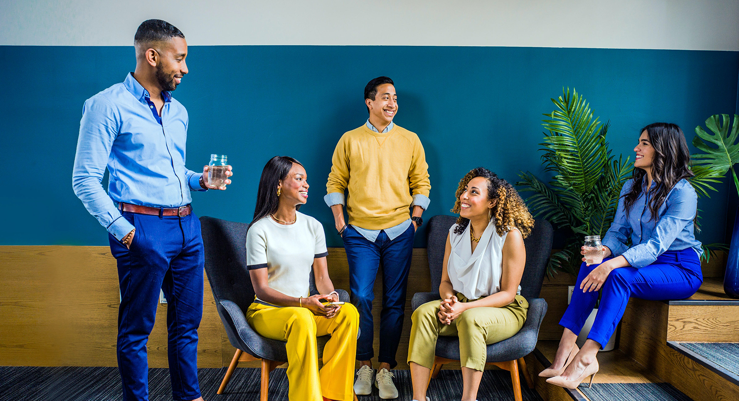 我们秉持客户至上宗旨，致力于为客户提供安全、高效、准时的全方位运输服务